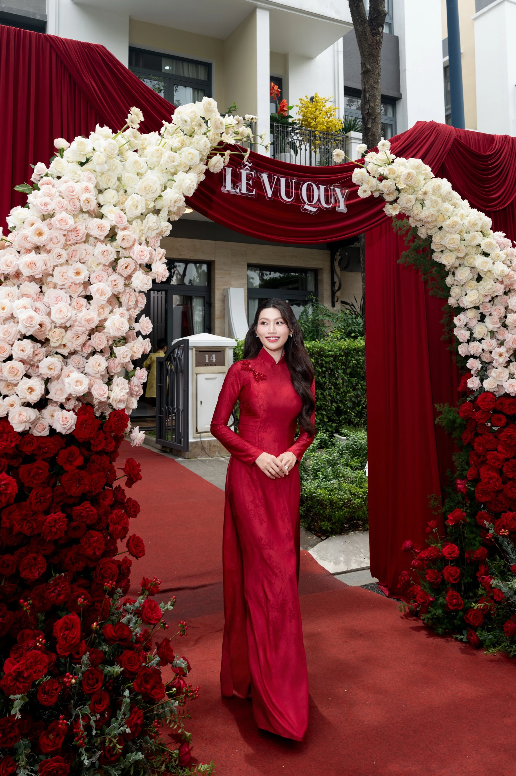 Đám cưới Á hậu Quỳnh Châu: Hé lộ sính lễ nhà thiếu gia, dàn bê tráp toàn người đẹp Vbiz! - Hình 6