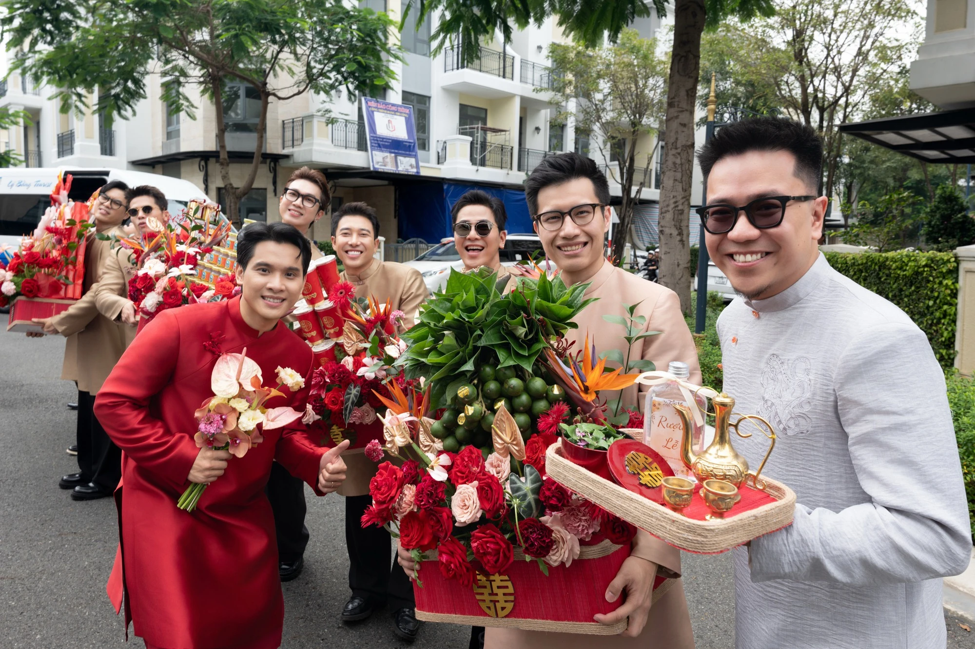 Đám cưới Á hậu Quỳnh Châu: Hé lộ sính lễ nhà thiếu gia, dàn bê tráp toàn người đẹp Vbiz! - Hình 1