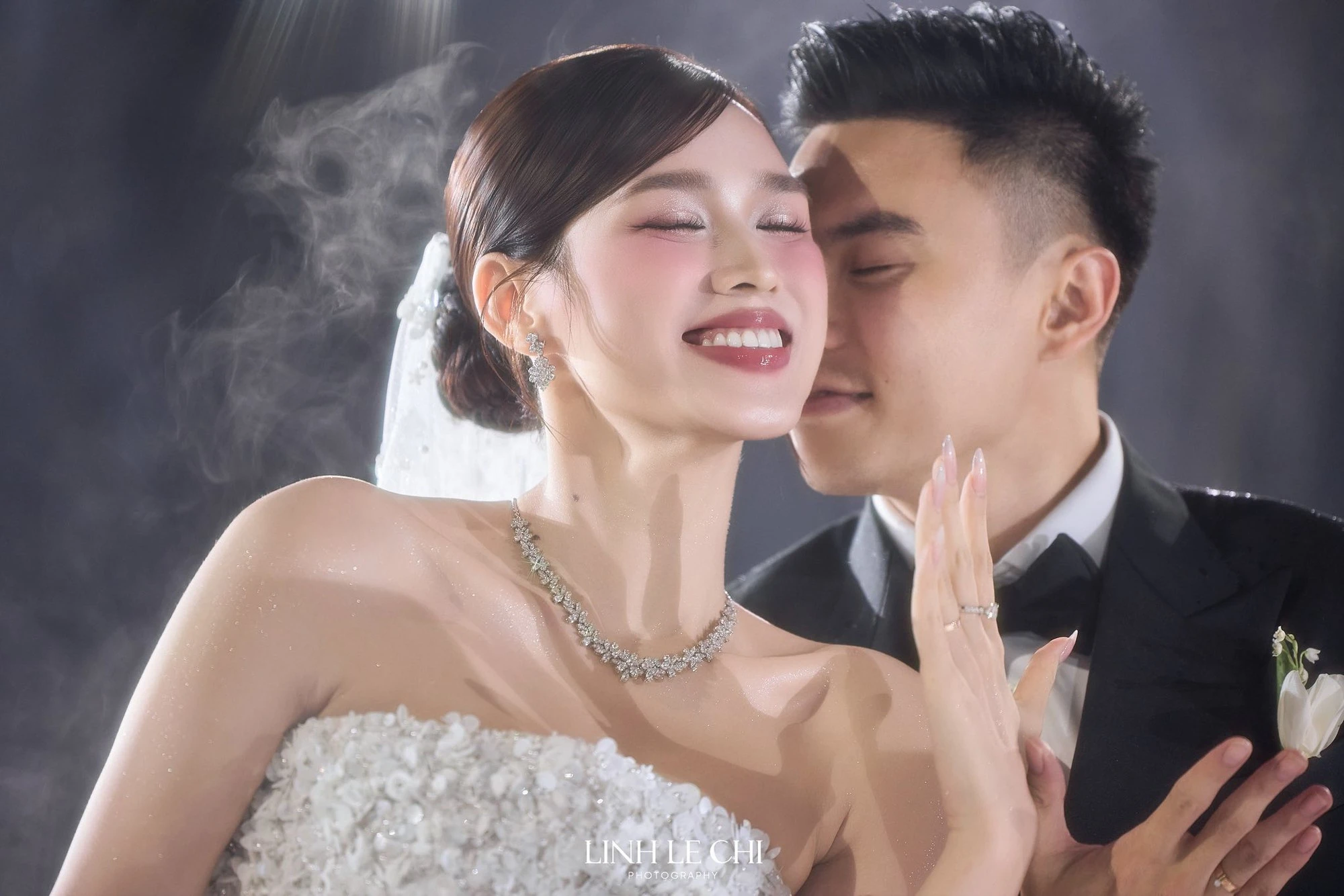 Đỗ Hà được bố chồng trao 1 thứ, dằn mặt kẻ thứ 3, chuyện quá khứ bị khui lại! - Hình 1