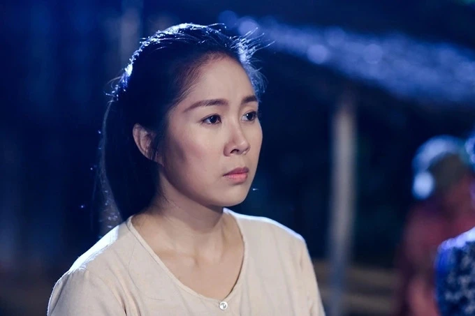 Showbiz Việt chẳng ai như mỹ nhân này: Ngoài đời xinh sang kịch trần, lên phim sao lại quê mùa kém sắc quá vậy - Hình 8