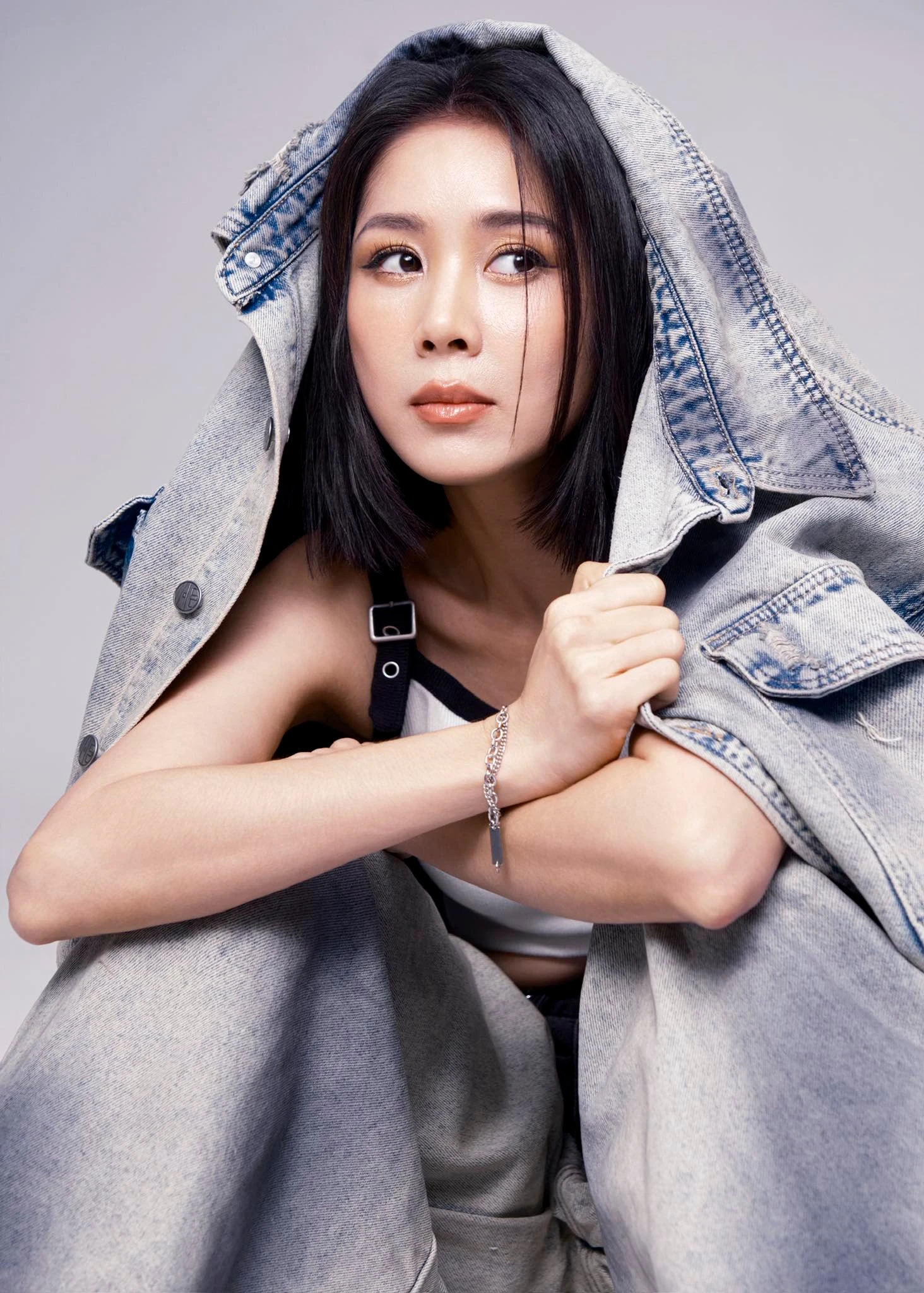 Showbiz Việt chẳng ai như mỹ nhân này: Ngoài đời xinh sang kịch trần, lên phim sao lại quê mùa kém sắc quá vậy - Hình 3
