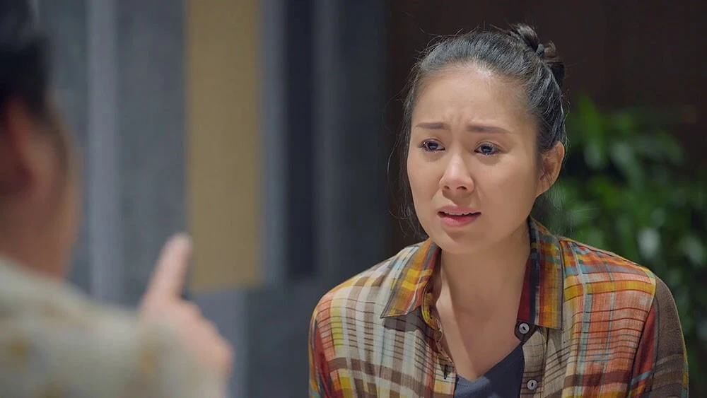 Showbiz Việt chẳng ai như mỹ nhân này: Ngoài đời xinh sang kịch trần, lên phim sao lại quê mùa kém sắc quá vậy - Hình 5