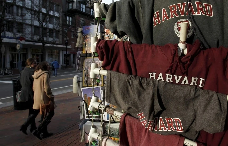Cảnh trái ngược ở Đại học Harvard - Hình 2