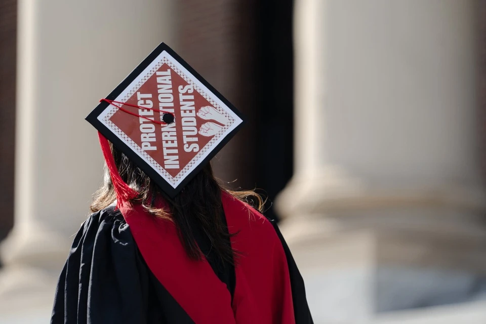 Cảnh trái ngược ở Đại học Harvard - Hình 1
