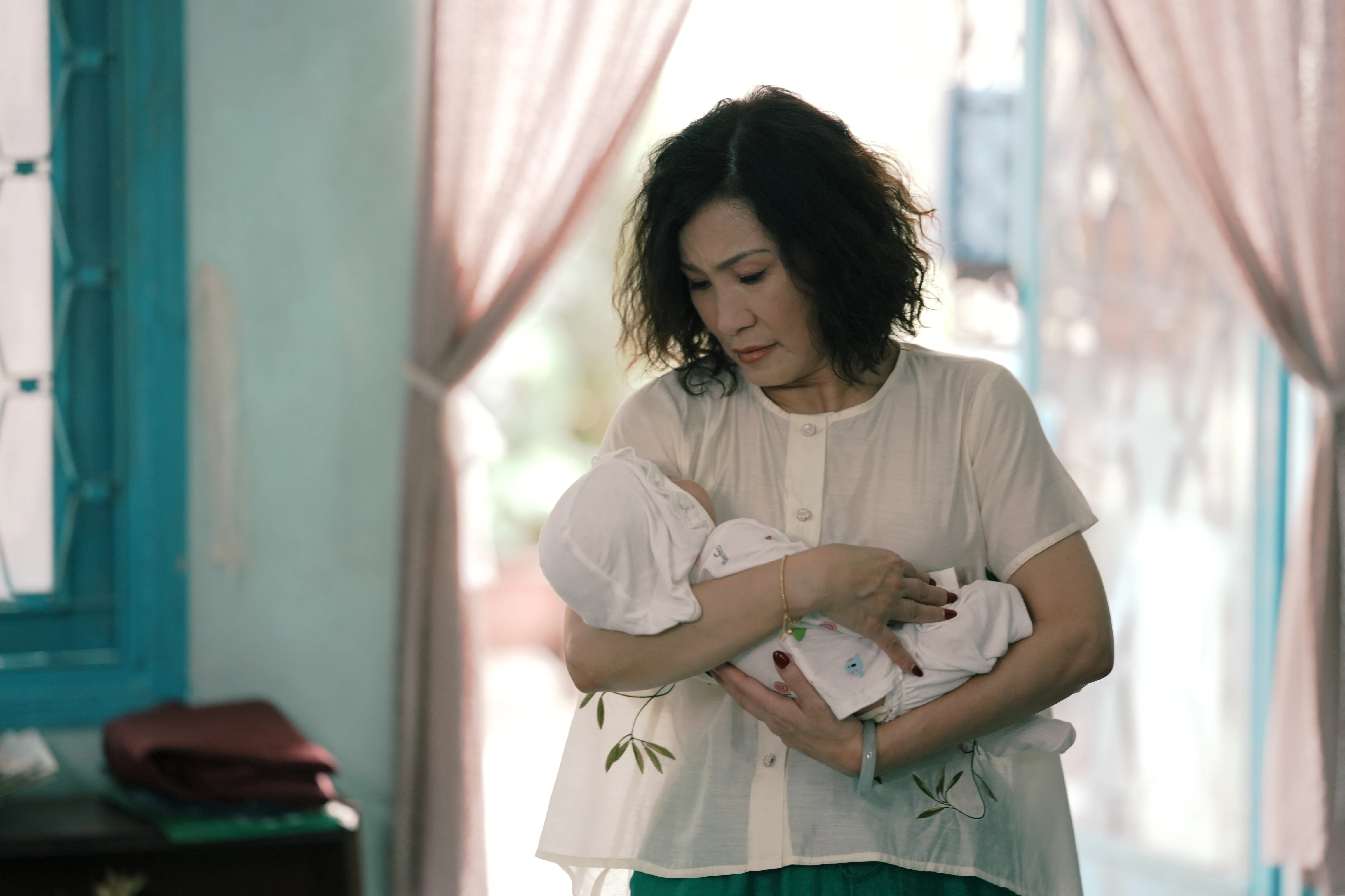 Phim có Việt Hương, Hồng Đào liệu sẽ lặp lại thành tích doanh thu trăm tỷ? - Hình 3