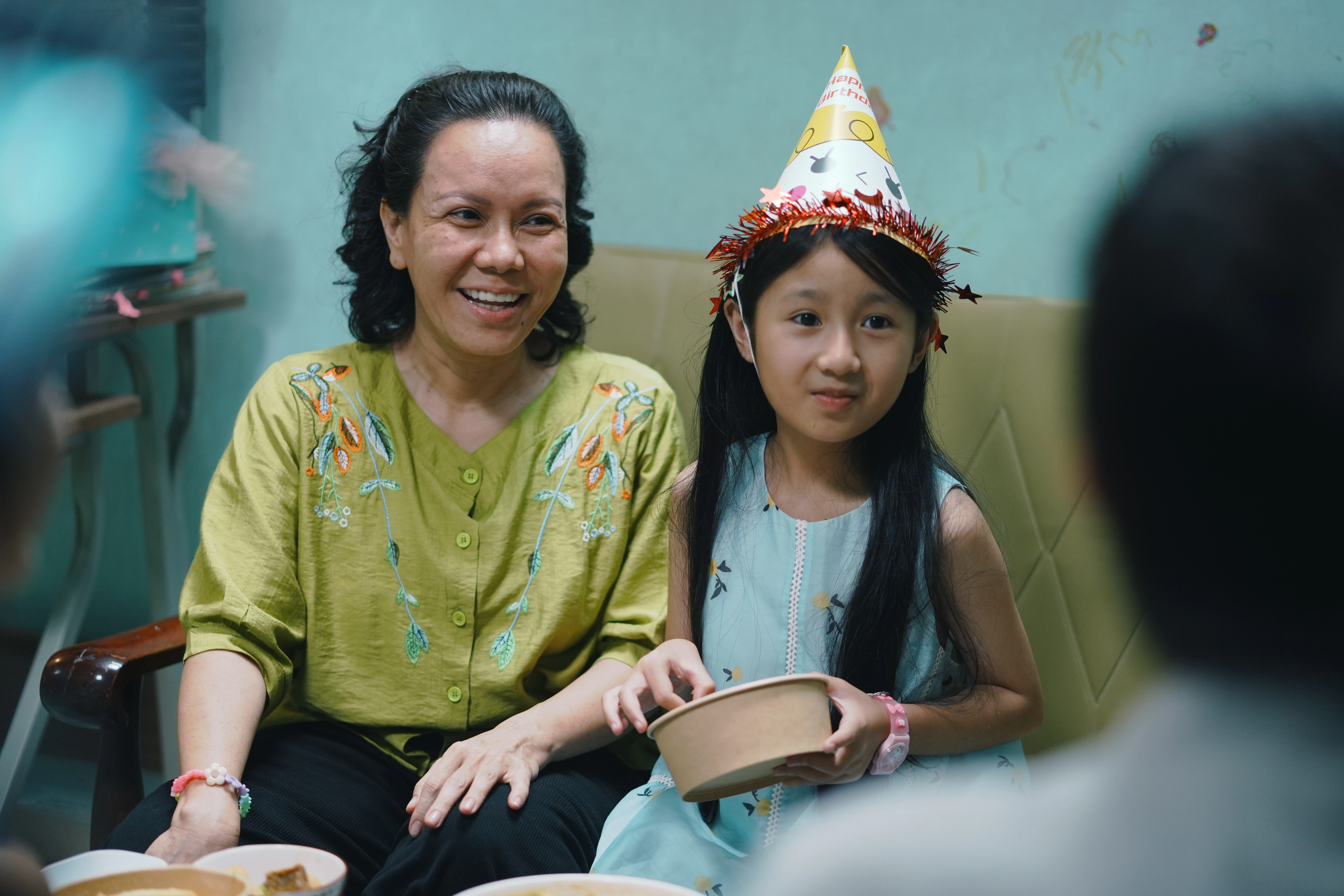 Phim có Việt Hương, Hồng Đào liệu sẽ lặp lại thành tích doanh thu trăm tỷ? - Hình 1