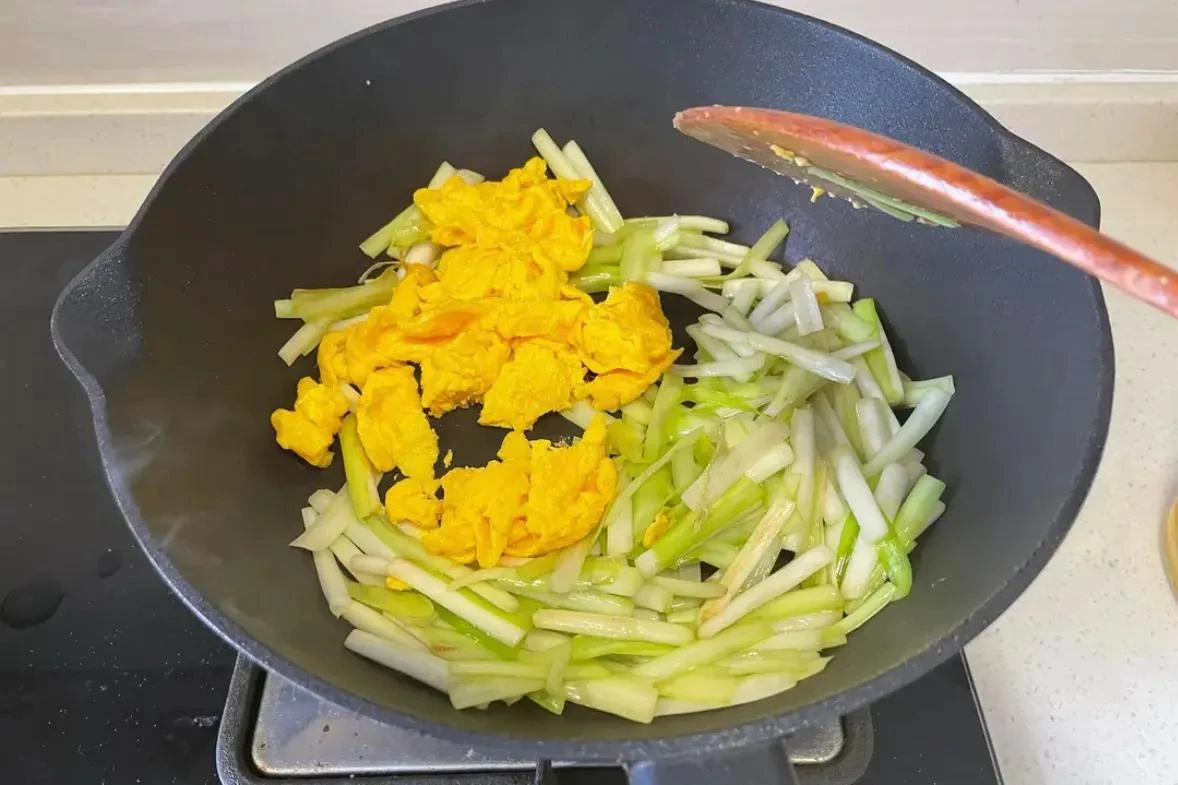 Từ hôm nay nên ăn loại rau này nhiều hơn để bổ dương khí, nhuận tràng và tăng miễn dịch: 3 món ngon dễ nấu - Hình 4