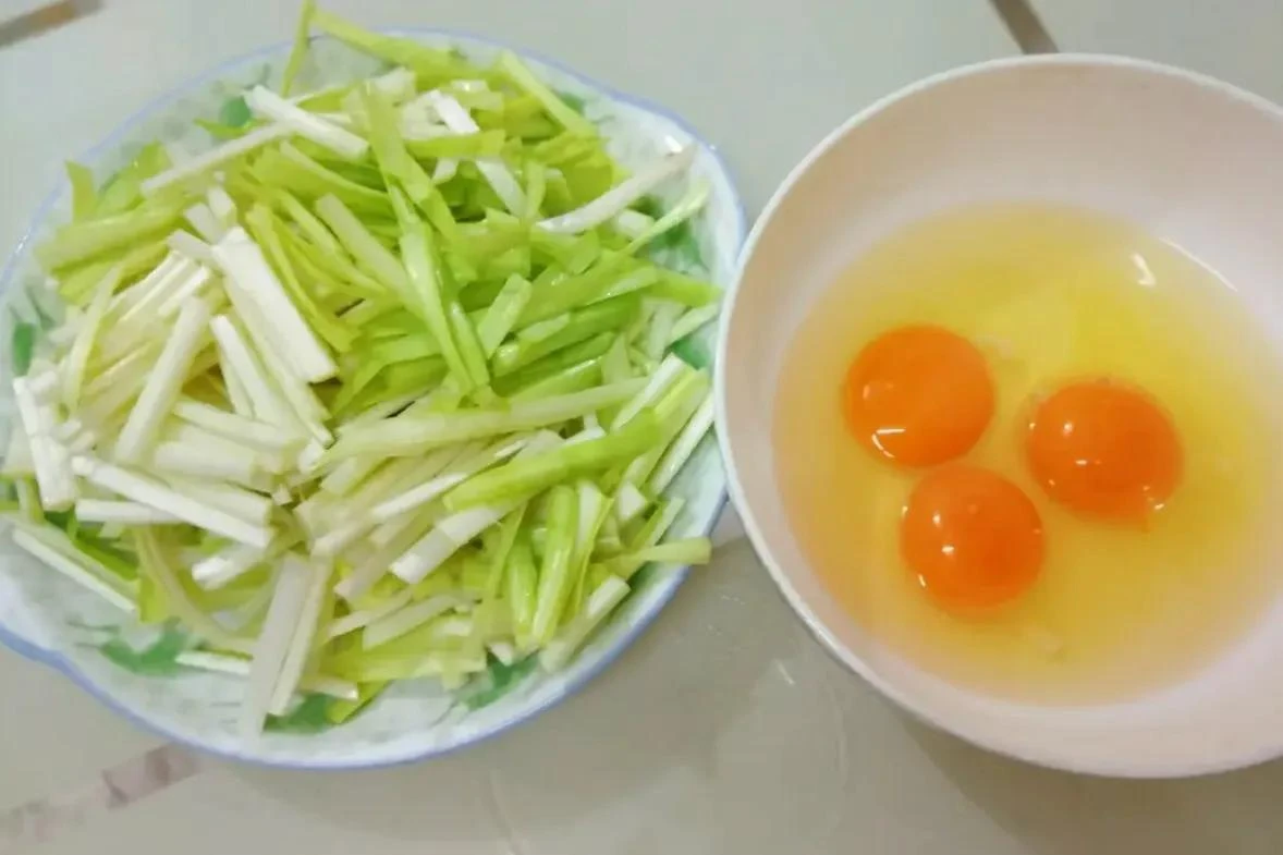 Từ hôm nay nên ăn loại rau này nhiều hơn để bổ dương khí, nhuận tràng và tăng miễn dịch: 3 món ngon dễ nấu - Hình 1