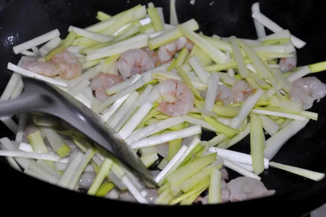 Từ hôm nay nên ăn loại rau này nhiều hơn để bổ dương khí, nhuận tràng và tăng miễn dịch: 3 món ngon dễ nấu - Hình 15