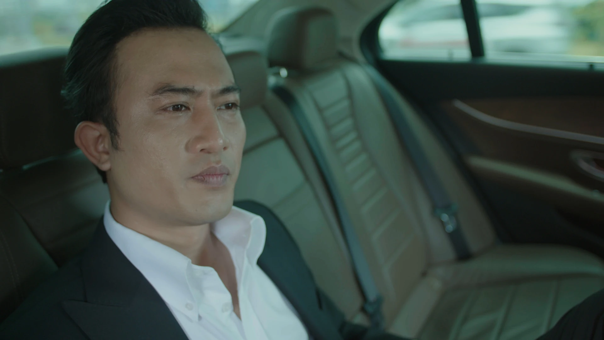 Lằn ranh: Thoát khỏi khuôn mẫu mặc định của dòng phim chính luận - Hình 11