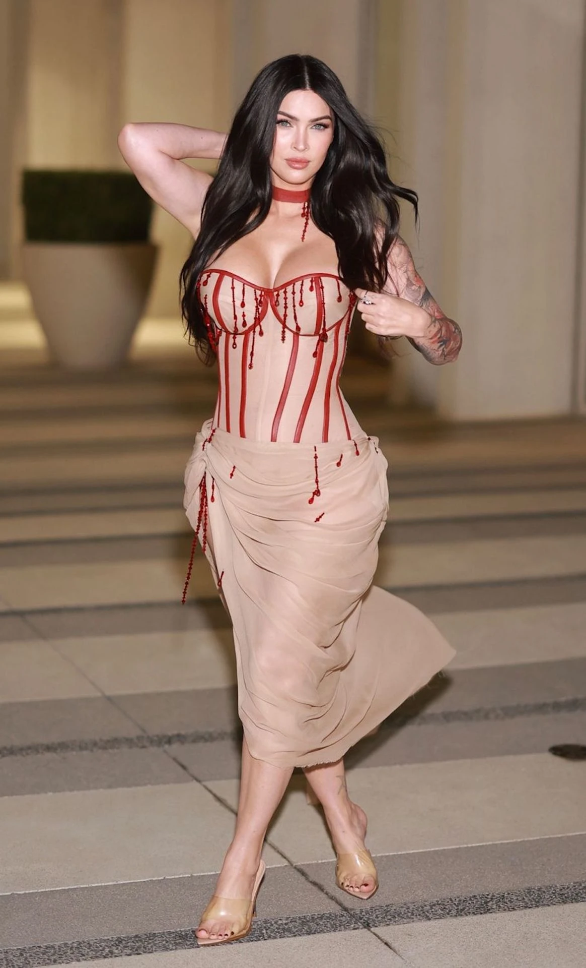 Megan Fox khoe sắc vóc bốc lửa sau khi sinh con thứ 4 - Hình 3