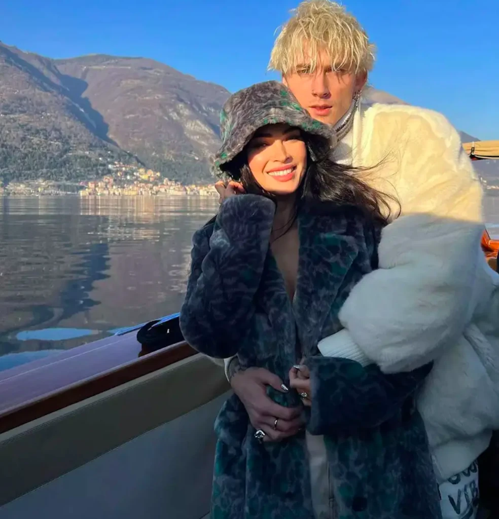 Megan Fox khoe sắc vóc bốc lửa sau khi sinh con thứ 4 - Hình 4