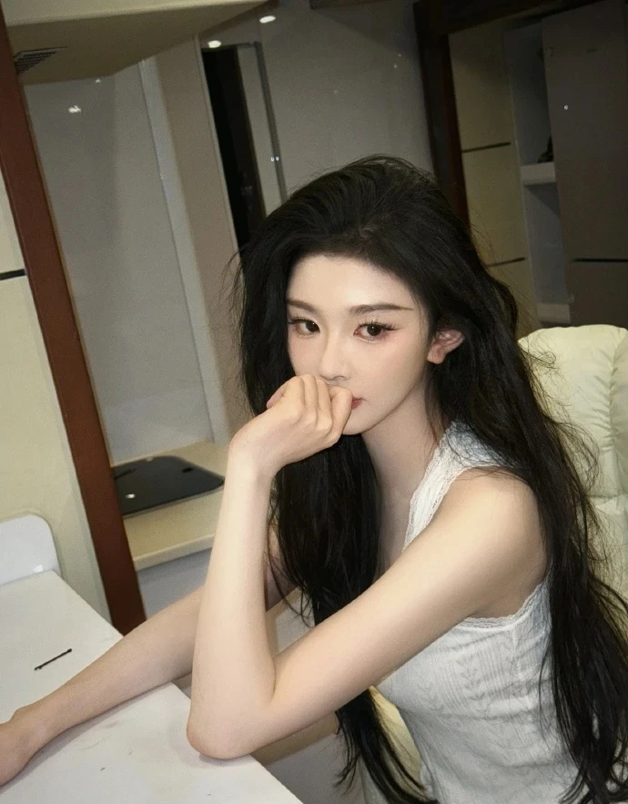 Sự hết thời của bạch tuyết đời thực: Gánh khoản nợ hàng tỷ đồng, đẹp điên đảo chúng sinh mà vẫn là sao hạng C - Hình 7