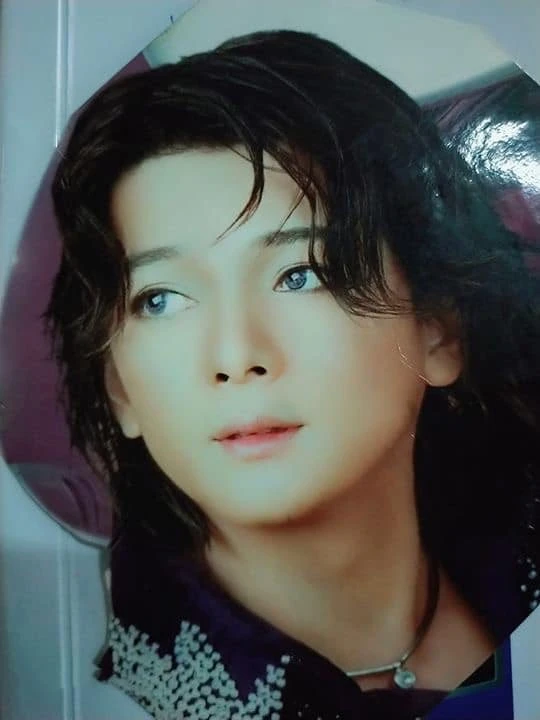 Quá khứ của nam ca sĩ dính líu vụ đánh bạc hơn 2.600 tỷ tại khách sạn Pullman: Cát-xê tính bằng vàng gây sốc - Hình 3