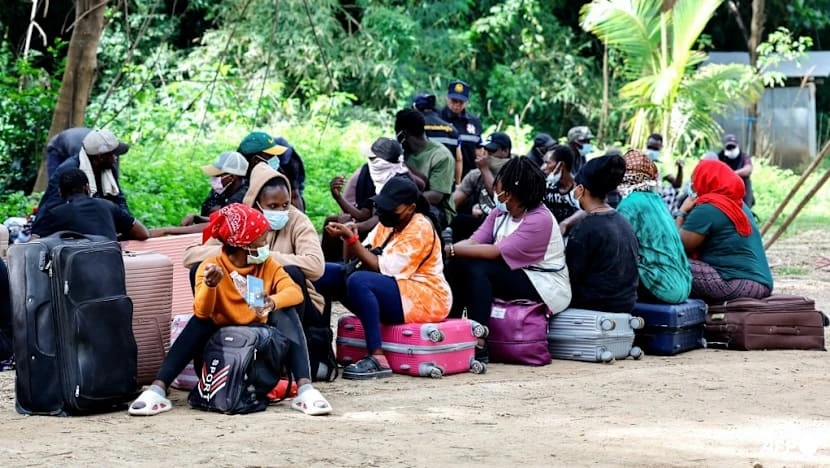 Thái Lan ứng phó làn sóng vượt biên khi Myanmar trấn áp các hang ổ lừa đảo - Hình 1