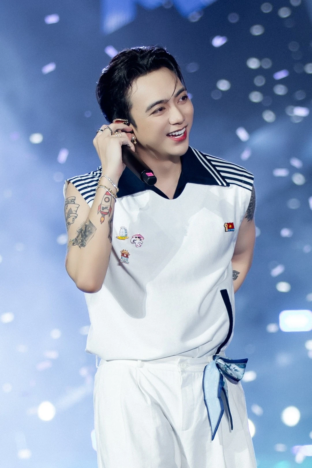 Thêm nhiều ca sĩ âm thầm xóa loạt ca khúc nhạy cảm sau lệnh cấm ở TPHCM - Hình 1