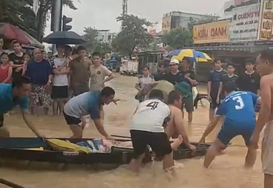 Vụ 8 người bị ngạt khí ở Đà Nẵng: 4 nạn nhân đã tử vong - Hình 1