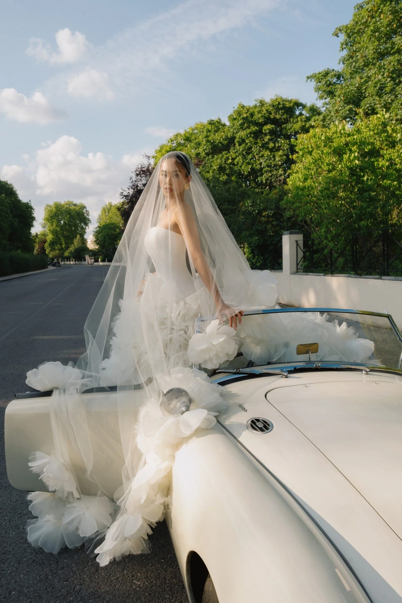 Ái nữ tỷ phú Johnathan Hạnh Nguyễn cưới: Tóc Tiên và dàn sao đổ xô chúc mừng, Hà Tăng - Linh Rin có động thái lạ - Hình 1