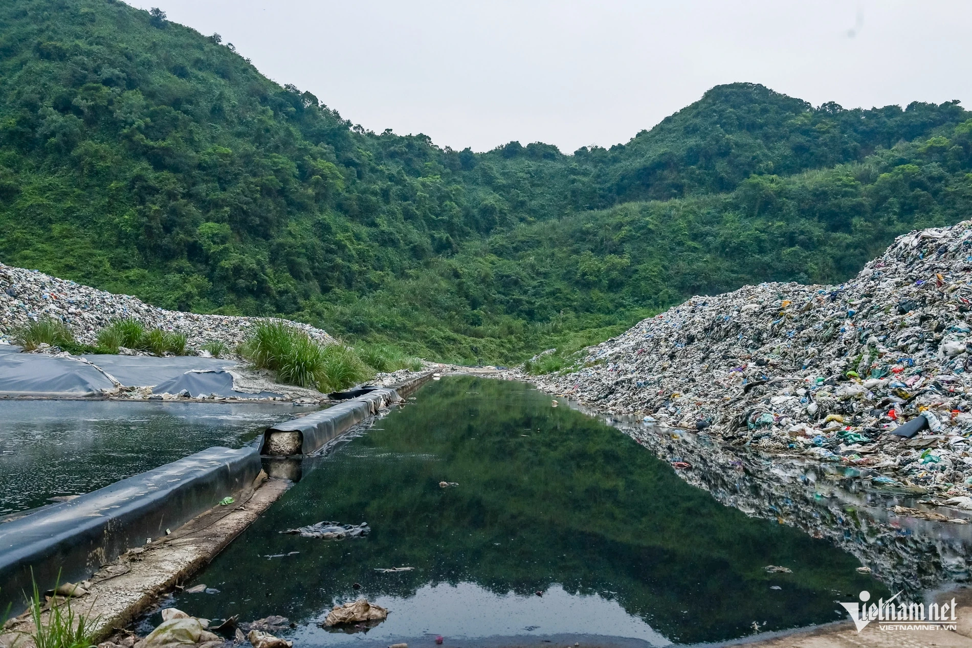 Hiện trạng thung lũng ám ảnh tại Ninh Bình sau khi Phó Chủ tịch tỉnh đi kiểm tra - Hình 2