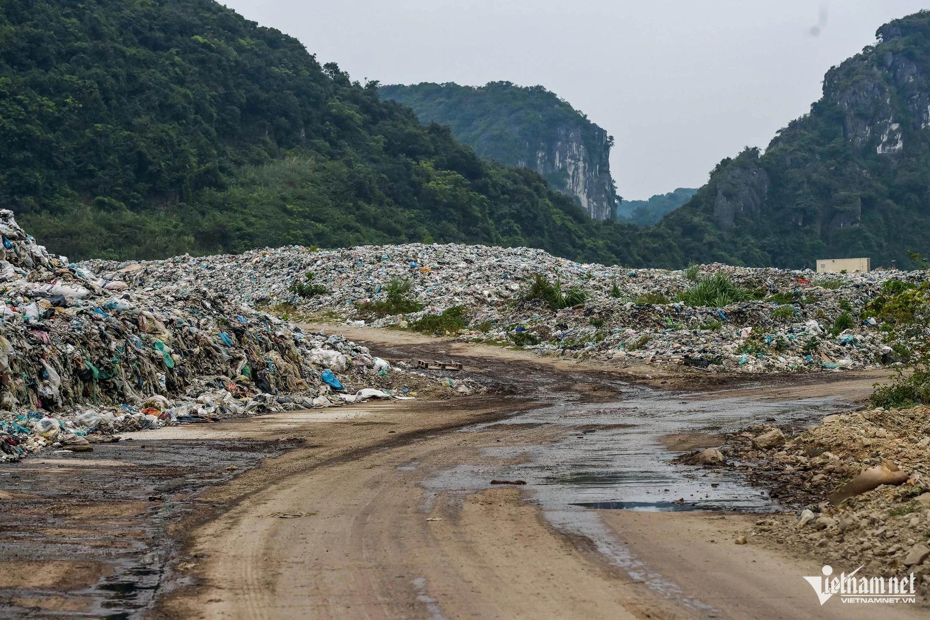Hiện trạng thung lũng ám ảnh tại Ninh Bình sau khi Phó Chủ tịch tỉnh đi kiểm tra - Hình 6