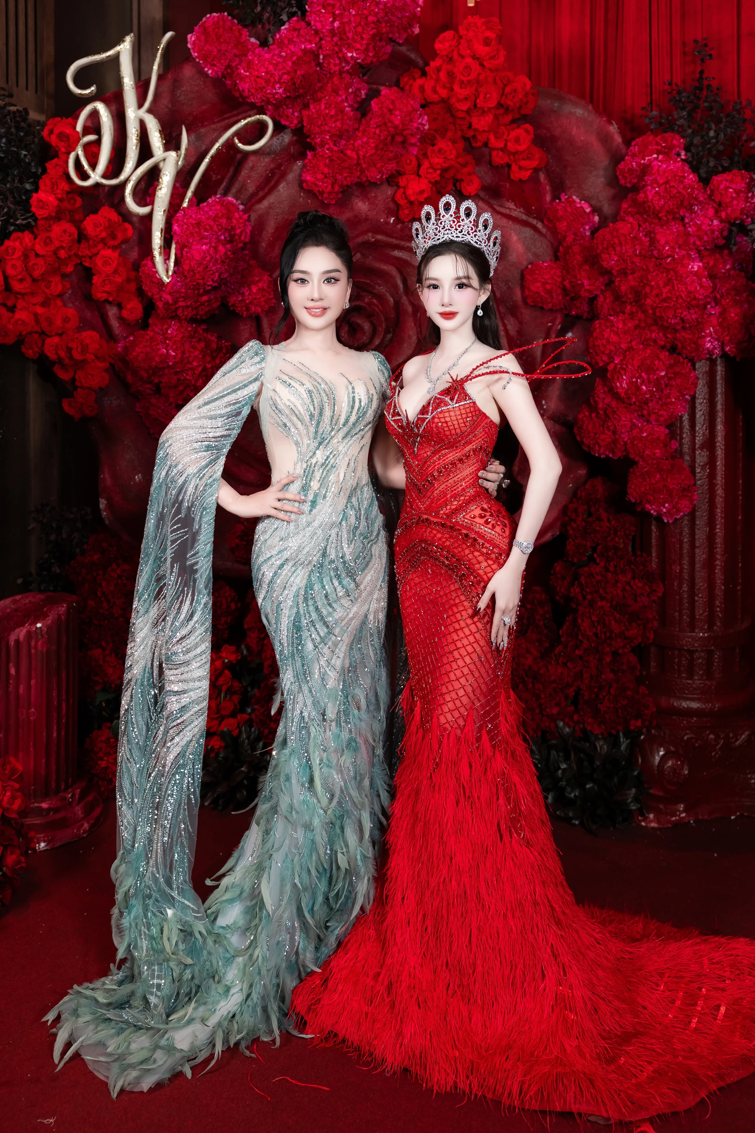 Lâm Khánh Chi đọ sắc cùng búp bê châu Á - Hình 2