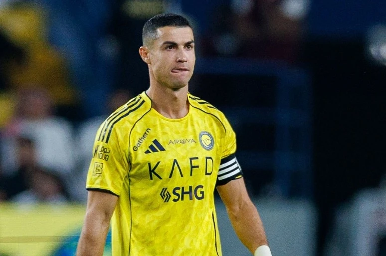 Ronaldo lại lỡ hẹn với danh hiệu - Hình 1