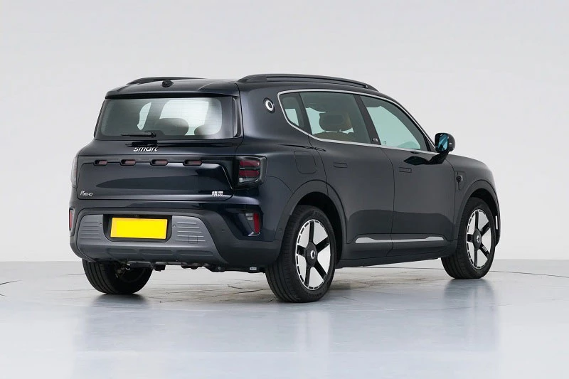 Thương hiệu con của Mercedes-Benz ra mắt SUV mạnh 435 mã lực, giá hơn 700 triệu đồng - Hình 6