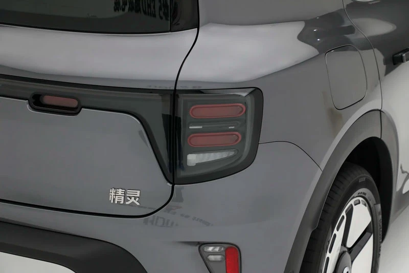 Thương hiệu con của Mercedes-Benz ra mắt SUV mạnh 435 mã lực, giá hơn 700 triệu đồng - Hình 7