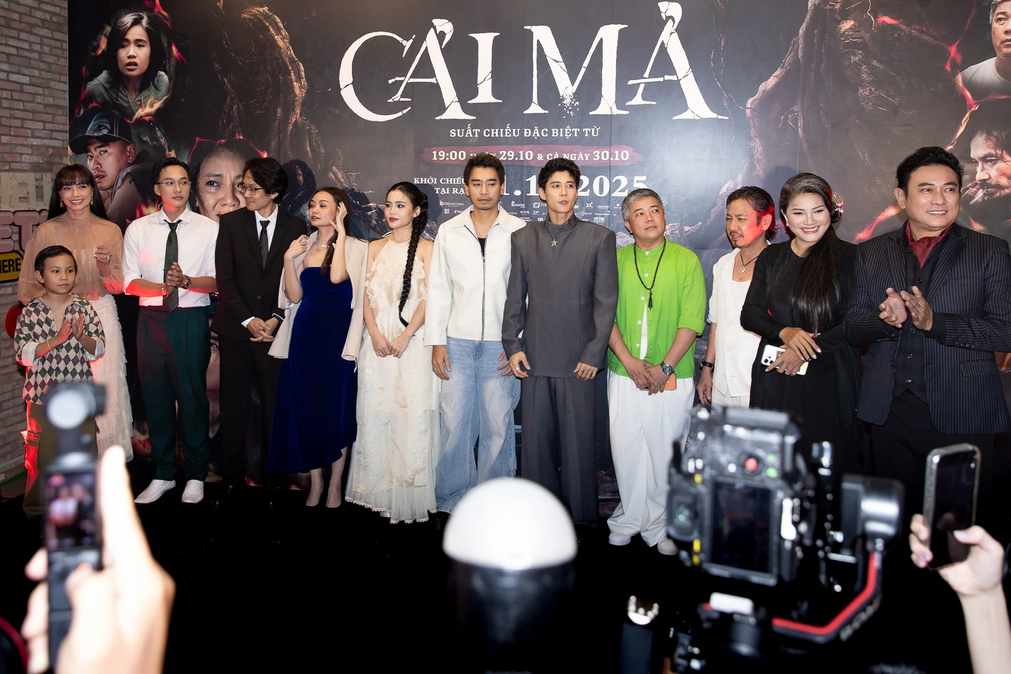 Vbiz kiếm đâu ra người thứ 2 có má lúm đẹp cỡ này: Cười lên sáng bừng khung hình, thích quá trời ơi - Hình 1