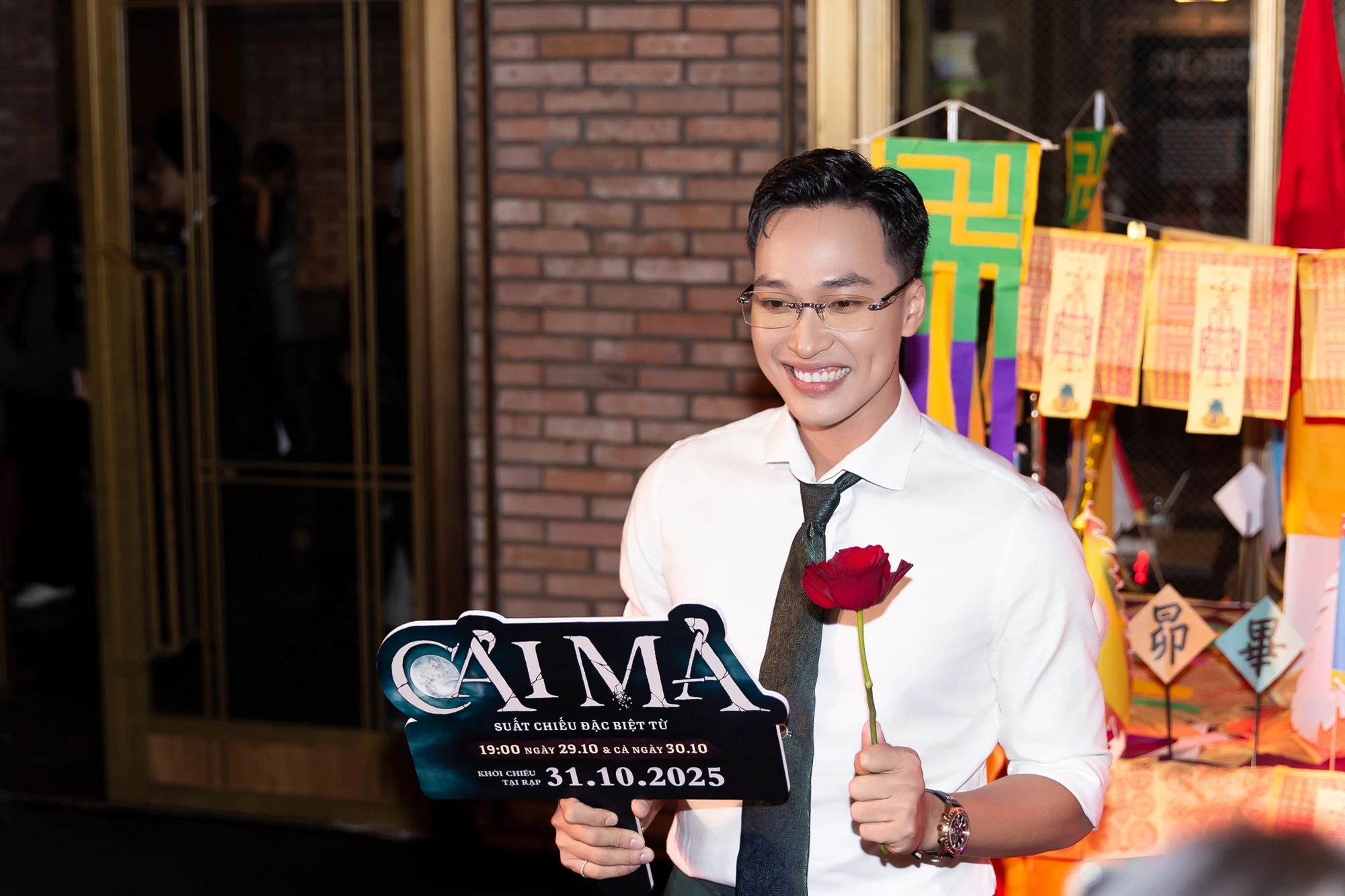 Vbiz kiếm đâu ra người thứ 2 có má lúm đẹp cỡ này: Cười lên sáng bừng khung hình, thích quá trời ơi - Hình 4