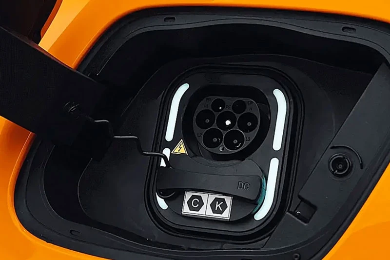 Xe hơi đẹp long lanh, công suất 241 mã lực, giá hơn 800 triệu đồng - Hình 5