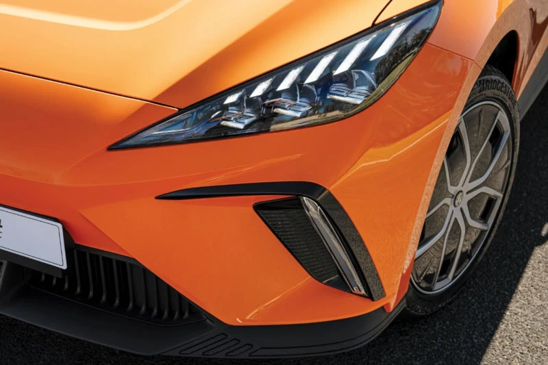 Xe hơi đẹp long lanh, công suất 241 mã lực, giá hơn 800 triệu đồng - Hình 3