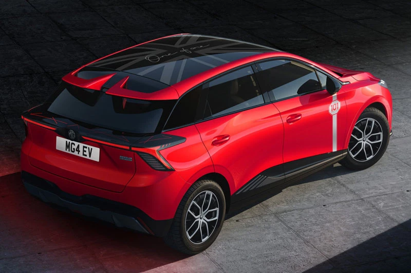 Xe hơi đẹp long lanh, công suất 241 mã lực, giá hơn 800 triệu đồng - Hình 1