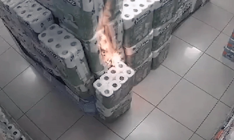 Cả siêu thị hỗn loạn vì hành động của cậu bé 10 tuổi - Hình 2