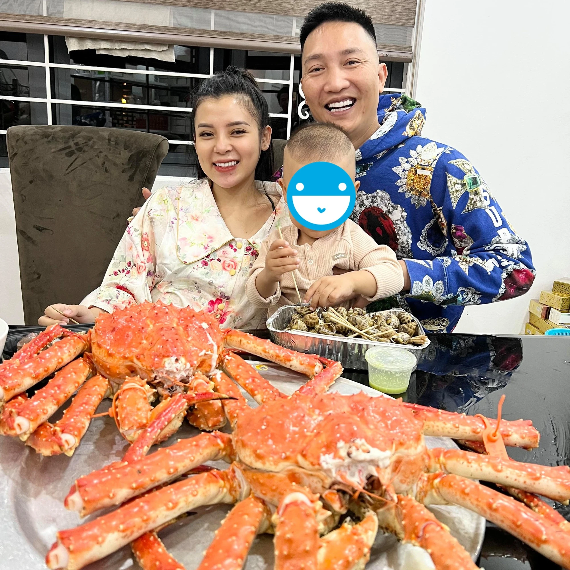 Bữa ăn của Huấn Hoa Hồng - Hình 1