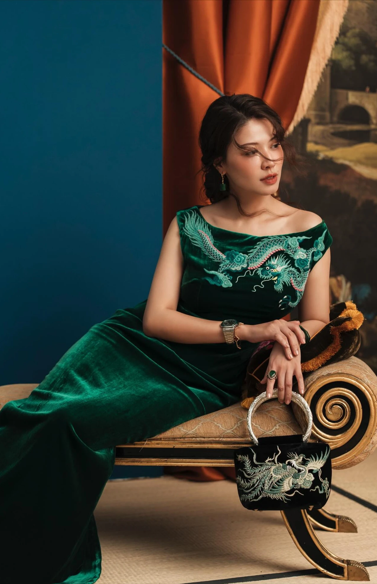 Ca sĩ Hòa Minzy làm điều đặc biệt cho người Huế, không nhận ra BTV Ngọc Trinh - Hình 3