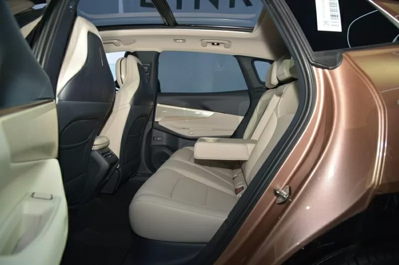 Cận cảnh Lynk & Co 08 tại Việt Nam, giá từ 1,299 tỷ đồng - Hình 6