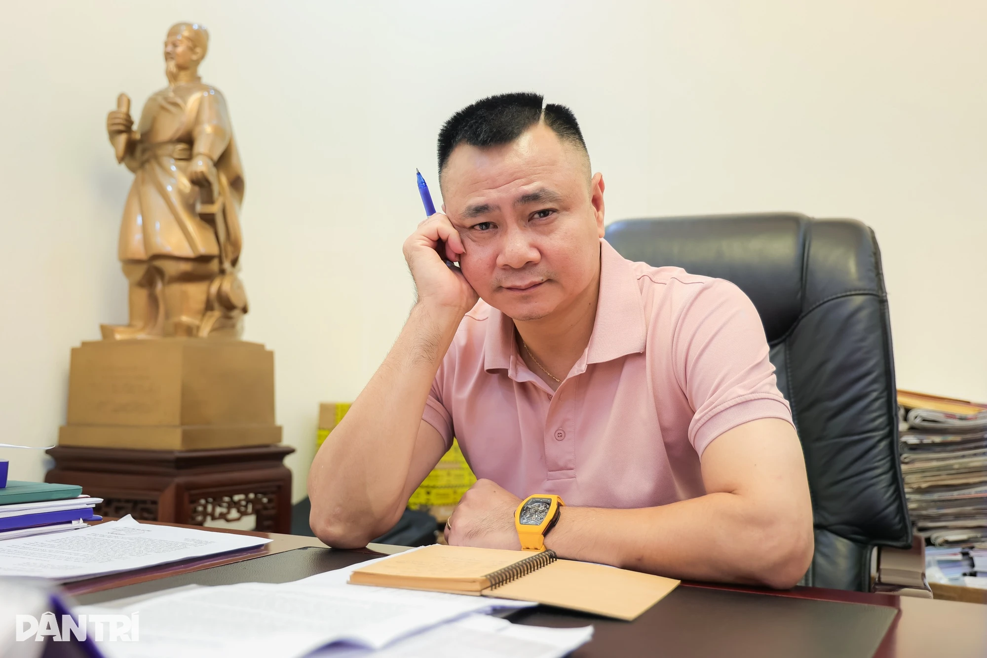 Danh hài Tự Long: Quá khứ phụ hồ, tuổi 52 là idol của giới trẻ - Hình 10