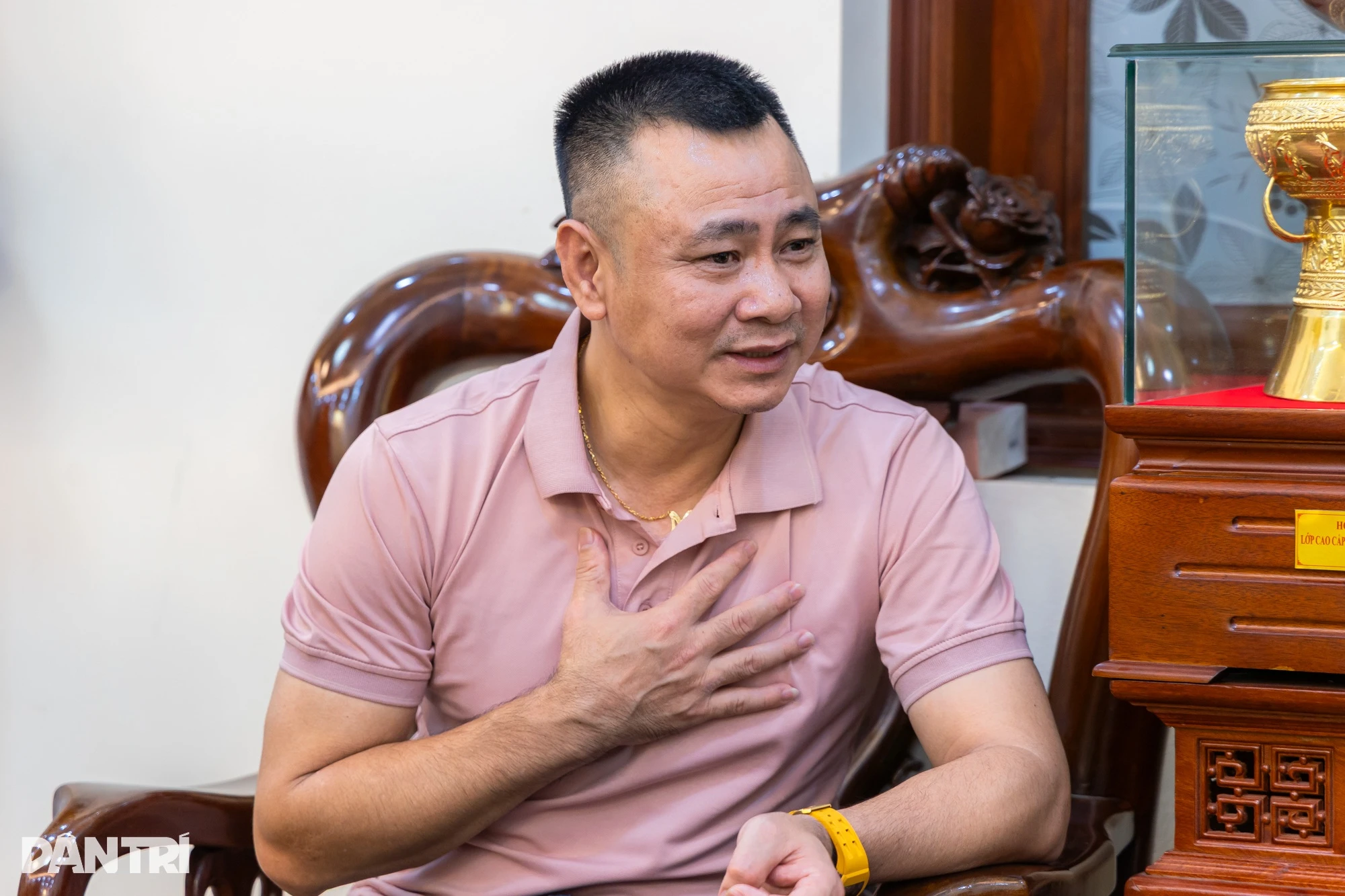 Danh hài Tự Long: Quá khứ phụ hồ, tuổi 52 là idol của giới trẻ - Hình 9