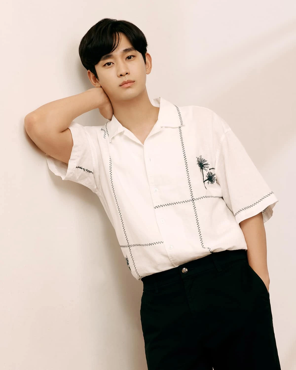 Động thái khác thường của Kim Soo Hyun khiến 120 triệu người dậy sóng - Hình 2