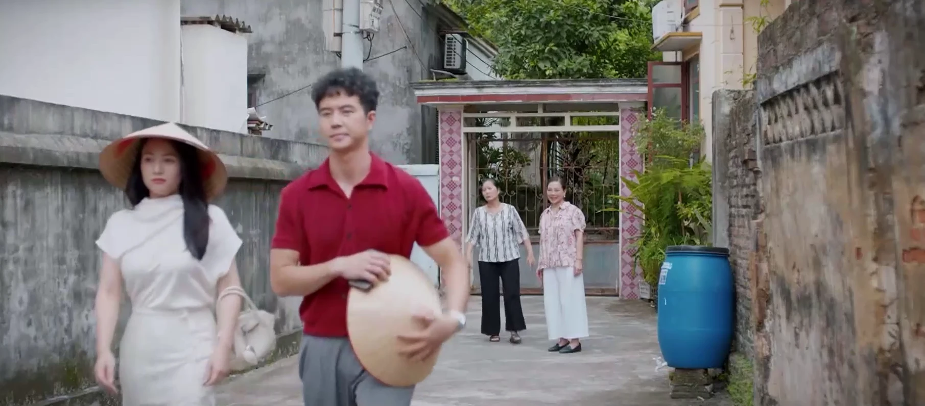 Gió ngang khoảng trời xanh - Tập 36: Buổi hẹn hò cháo lòng của Ngân và Dũng kết thúc đầy trớ trêu - Hình 5