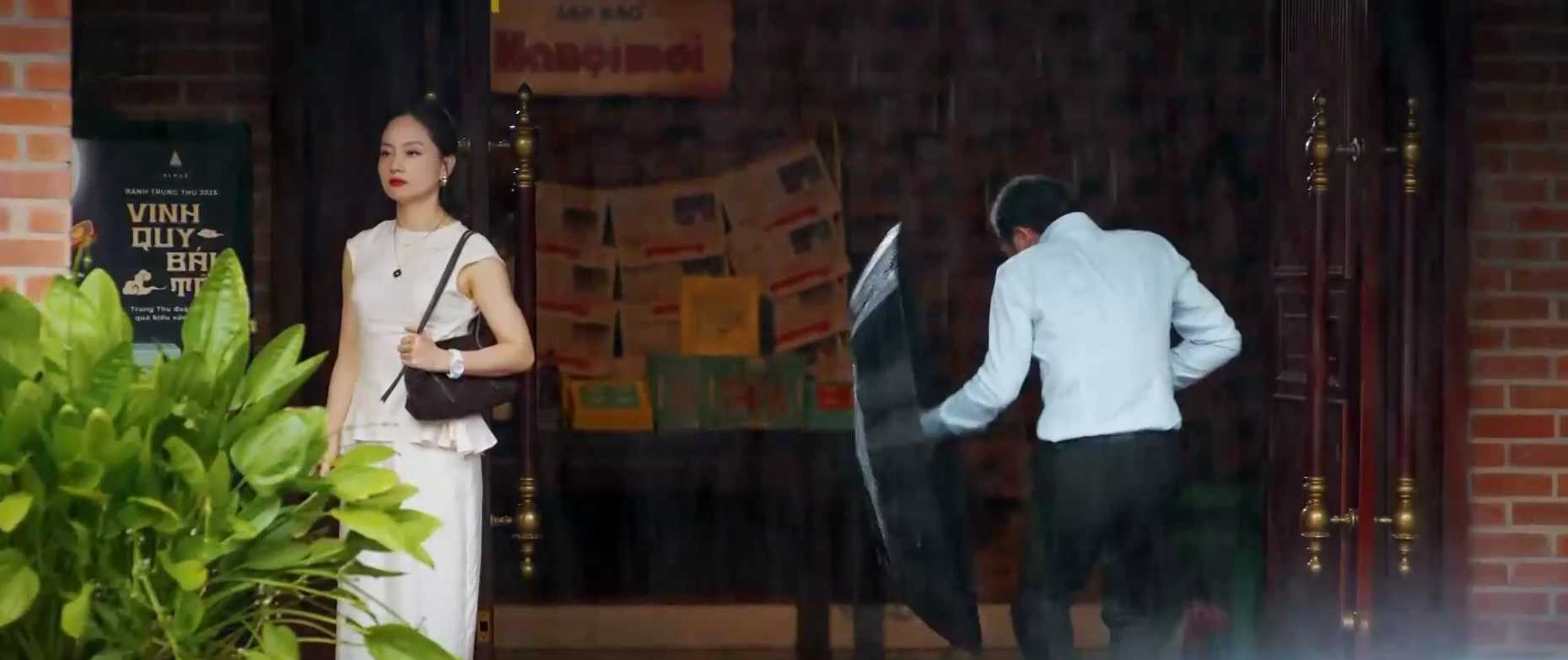 Gió ngang khoảng trời xanh - Tập 36: Buổi hẹn hò cháo lòng của Ngân và Dũng kết thúc đầy trớ trêu - Hình 9