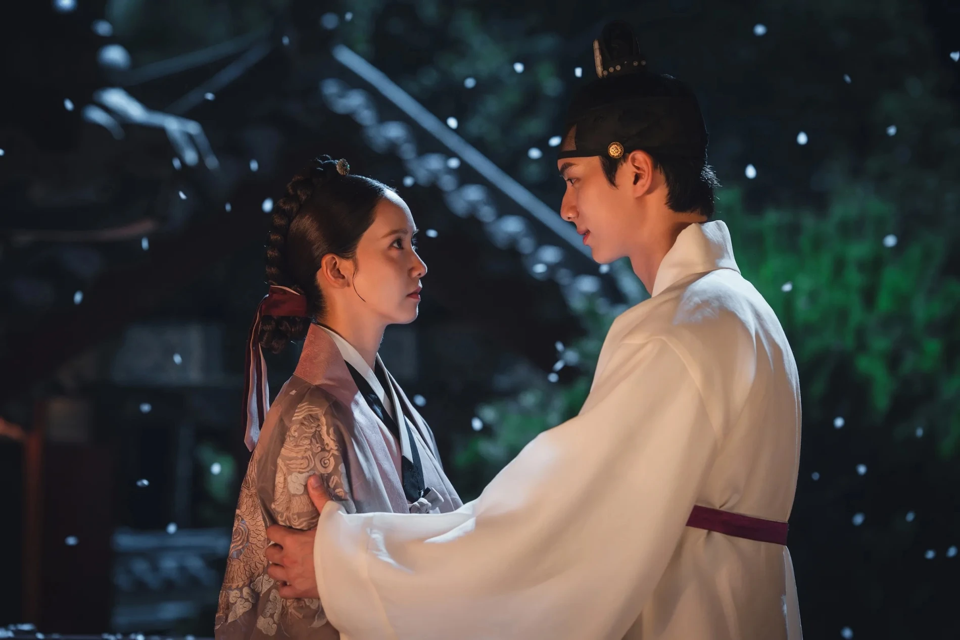 Ngả mũ thán phục phim Hàn lập kỷ lục điên đảo 2025: Nữ chính đẹp như tiên trên trời, ai chê mặc kệ chứ hot vẫn hot - Hình 1