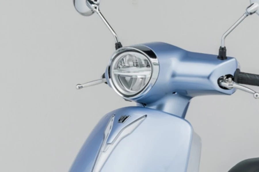 Tân binh xe ga 37 triệu đồng ra mắt: dáng như Vespa, có ABS và TCS, đe dọa Honda Vision - Hình 1