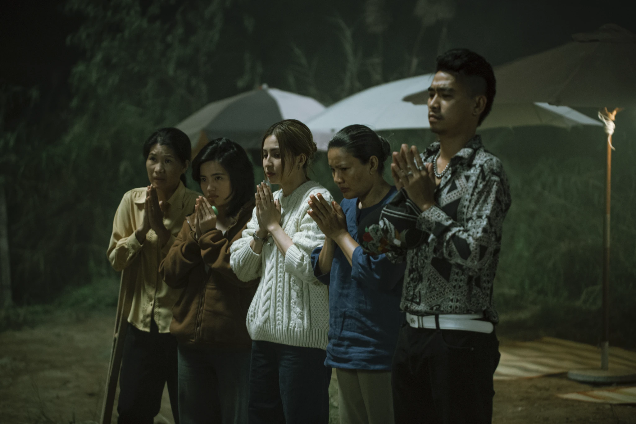 Thiên An vắng bóng hoàn toàn khỏi thảm đỏ Cải mả - Hình 6