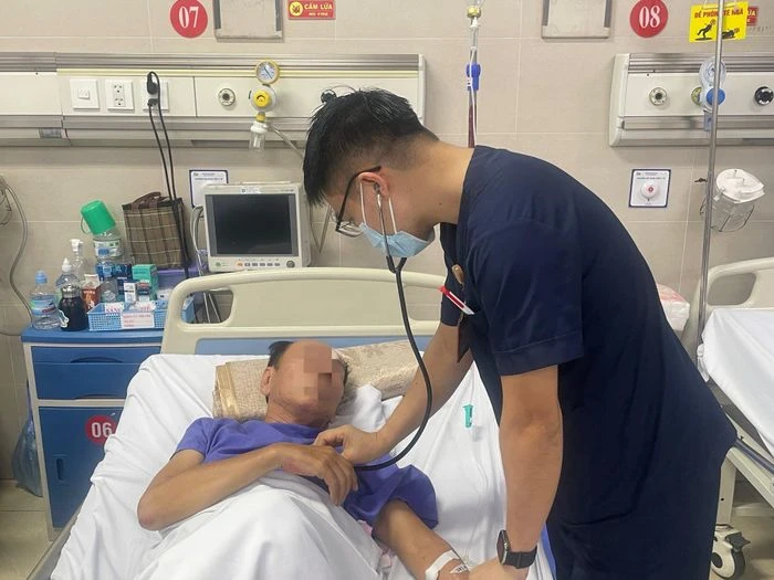 Đột quỵ ngay sau cuộc nhậu, người đàn ông được cứu sống thần kỳ - Hình 1