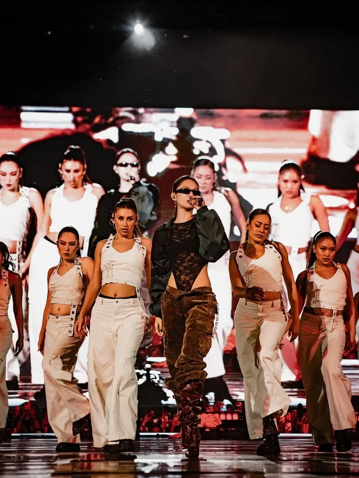 Jennie cạnh tranh Lisa, diện mốt tranh cãi, 1 động thái thiêu đốt mọi ánh nhìn - Hình 1