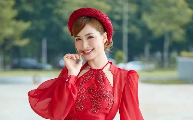 Nguyễn Văn Chung lộ chi tiết đám cưới của Hòa Minzy? Phản ứng sau đó gây chú ý - Hình 4