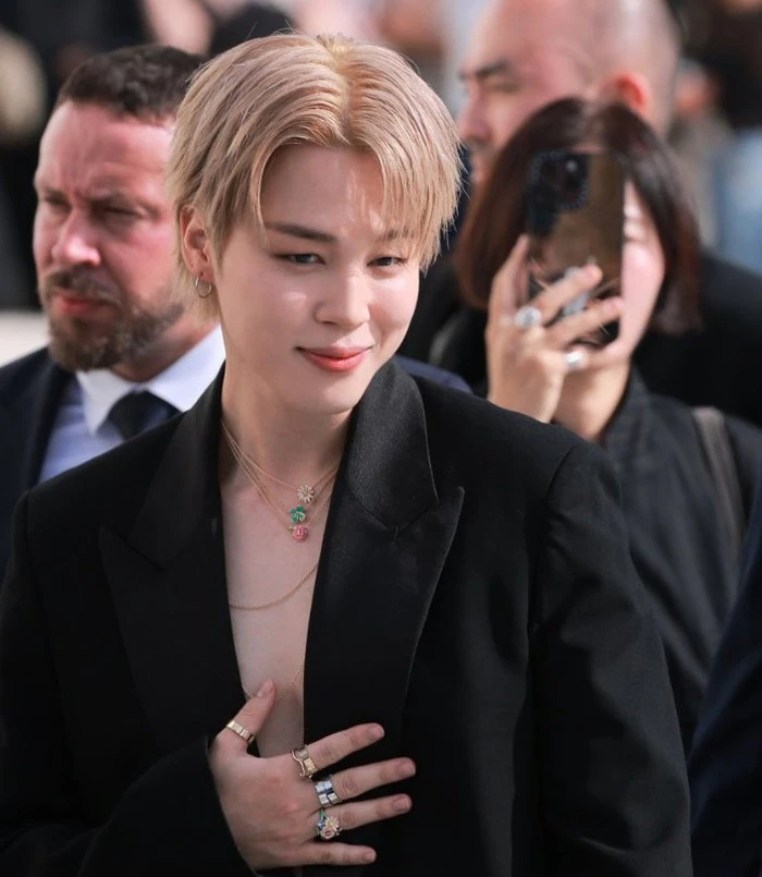 Jimin (BTS) bị nói mắc bệnh ngôi sao, tự cao vì cách đáp trả chuyện với 1 sao nữ - Hình 6