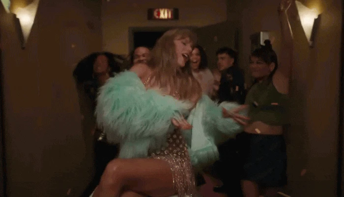 Taylor Swift ám chỉ đồng nghiệp là thú cưng trong MV mới, thẳng tính hay quá hẹp hòi? - Hình 5